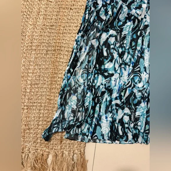 Elegant Blue and Black Women's Skirt - Picture 2 of 10